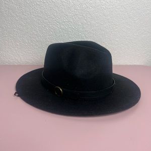 Black Hat | BAILEYS BLOSSOM
